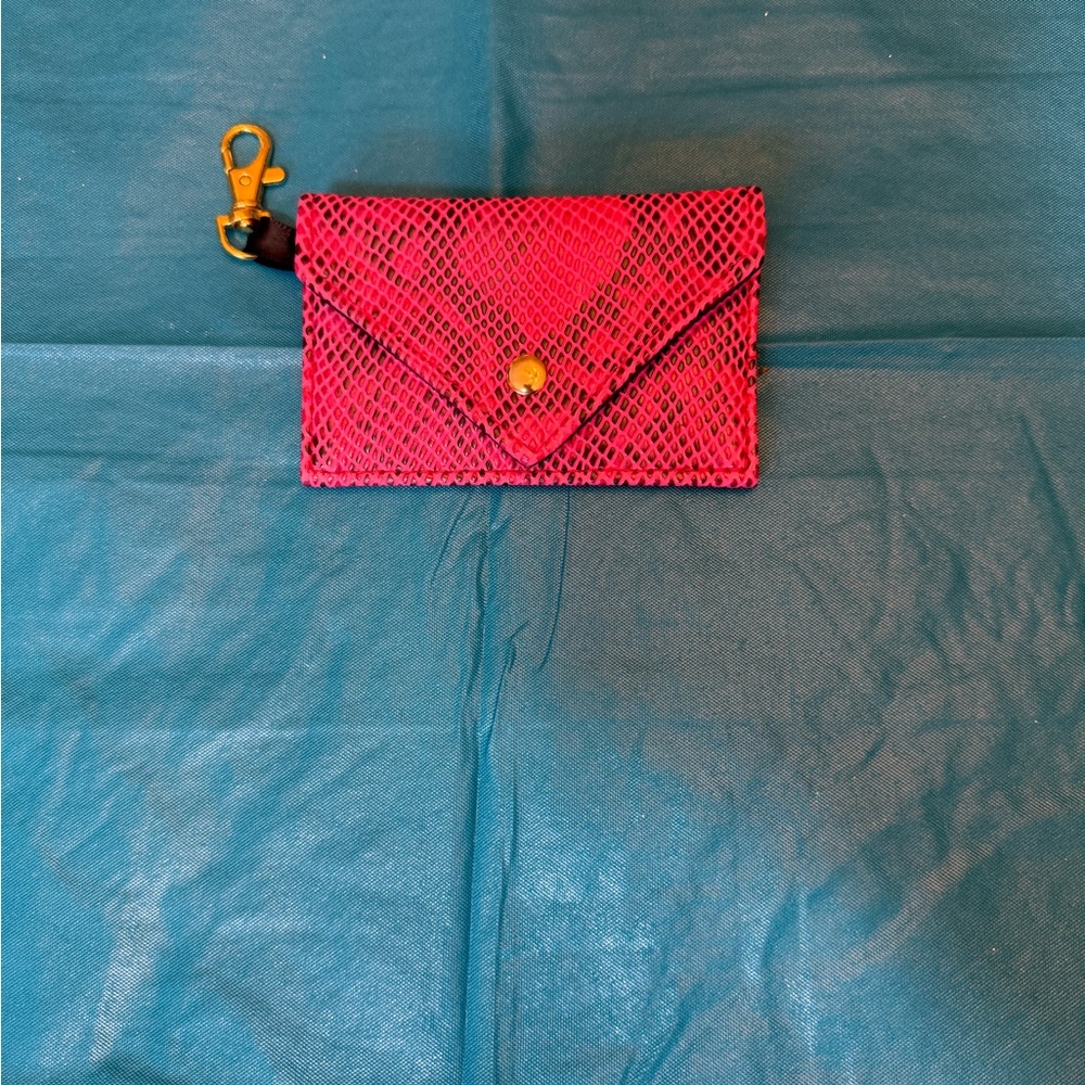 Pink Snake-Texture Envelope Wallet with Key Clip